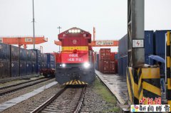 不靠<font color=